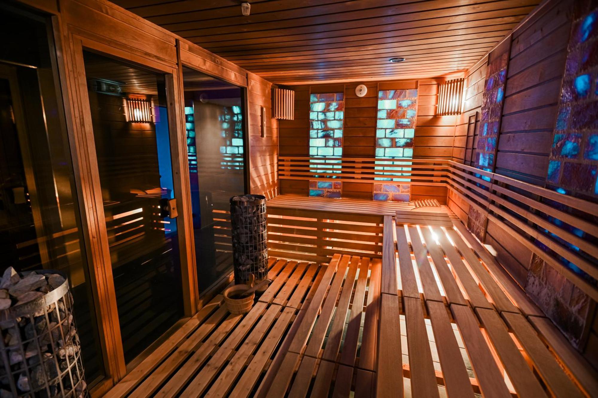 Sport Hotel *** ドノヴァリ エクステリア 写真