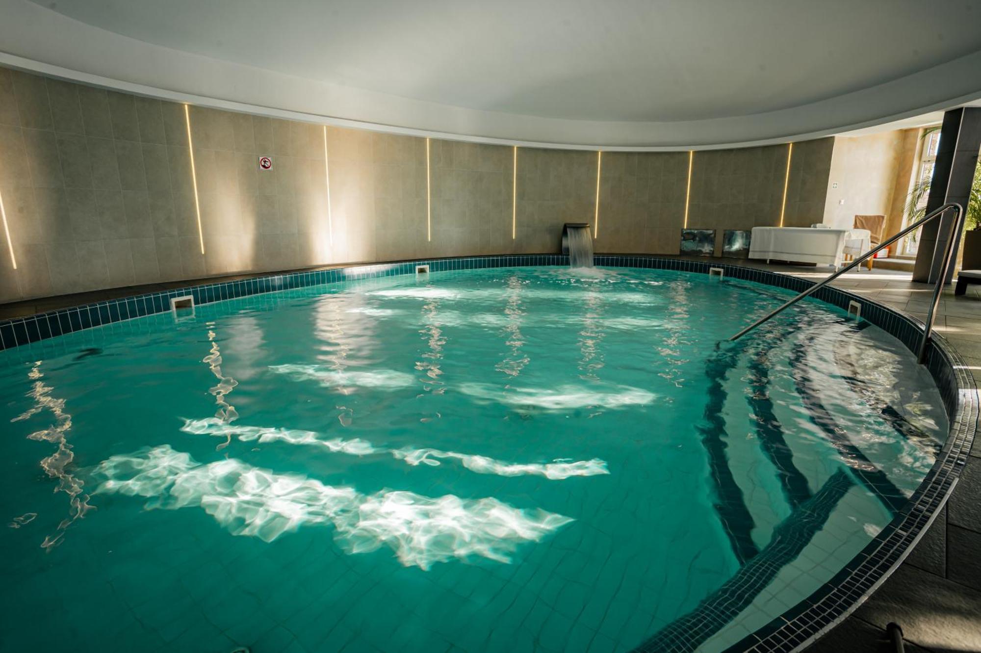 Sport Hotel *** ドノヴァリ エクステリア 写真