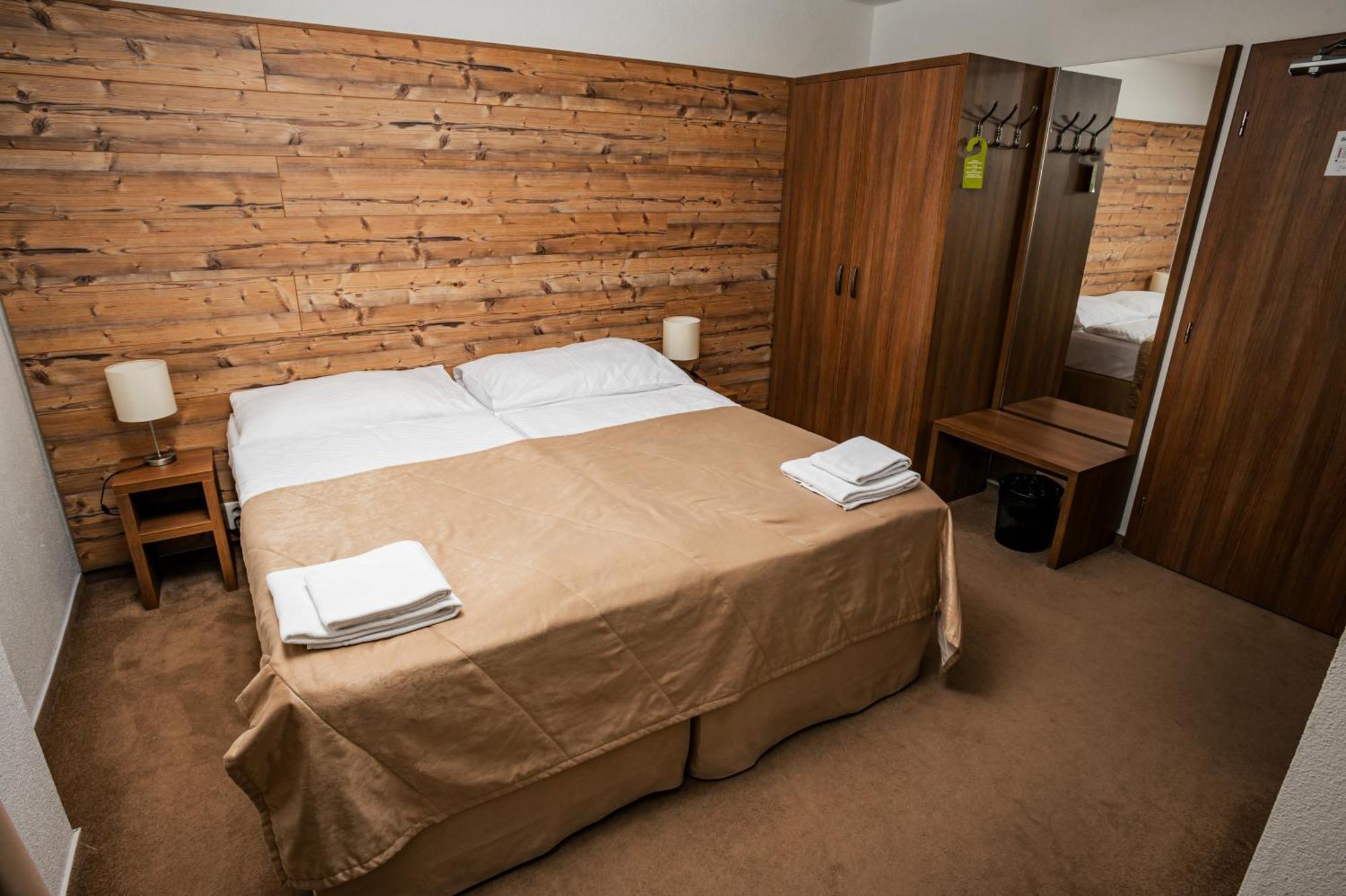 Sport Hotel *** ドノヴァリ エクステリア 写真