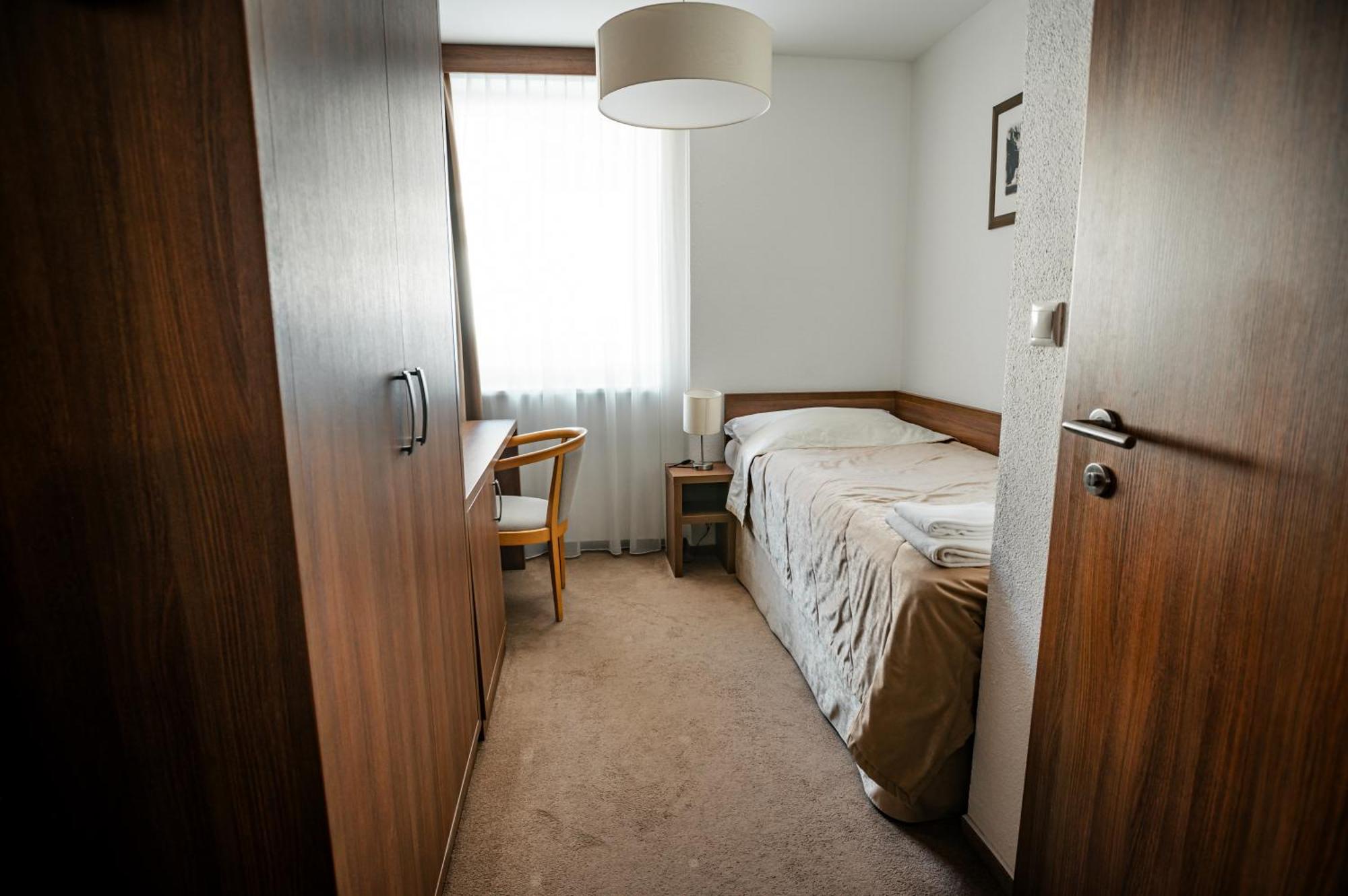 Sport Hotel *** ドノヴァリ エクステリア 写真