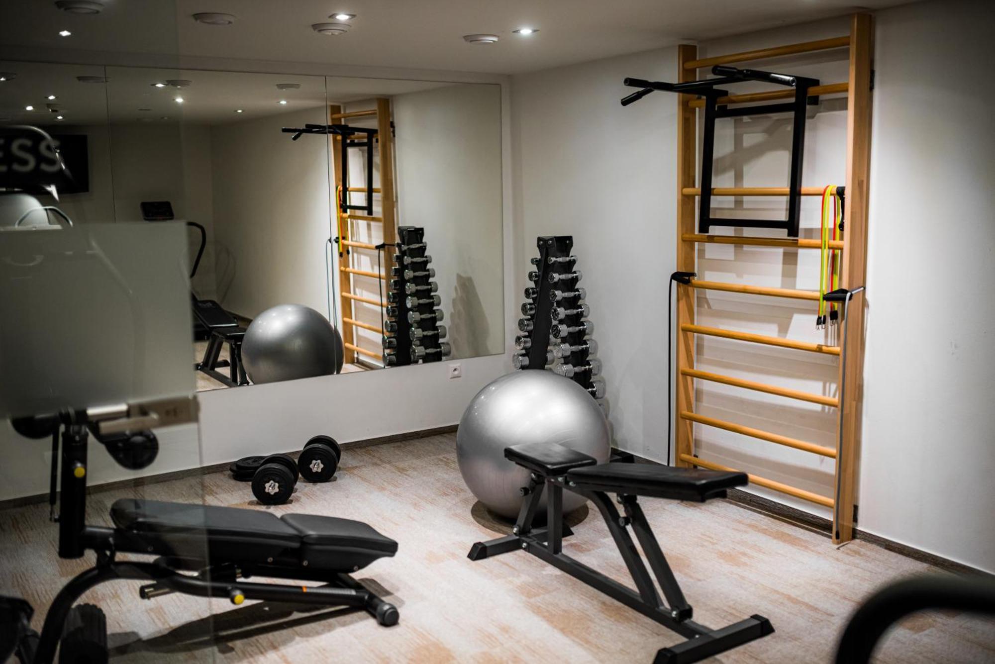 Sport Hotel *** ドノヴァリ エクステリア 写真