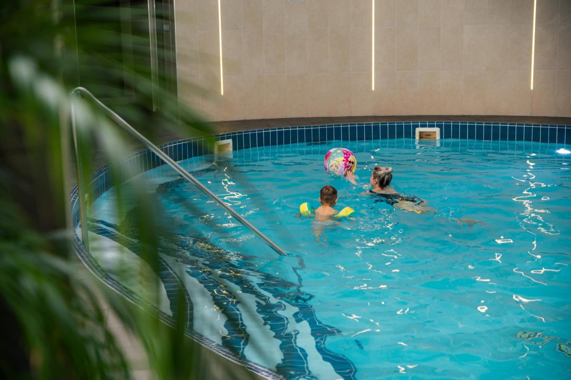 Sport Hotel *** ドノヴァリ エクステリア 写真